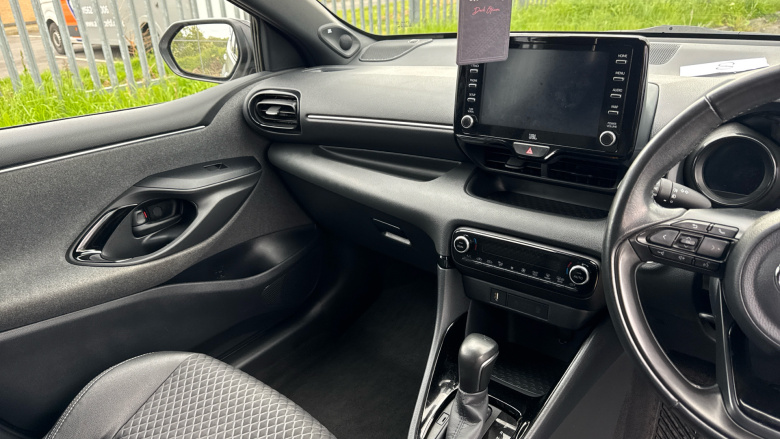Toyota Yaris 1.5 Hybrid Dynamic 5dr CVT Hybrid Hatchback